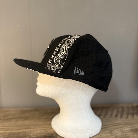 RARE Seattle Mariners Black & White Paisley New Era Fitted Hat Size 7 3/8 MLB - Picture 3 of 8